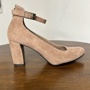 NWT Aerosoles Heels Women size 7.5